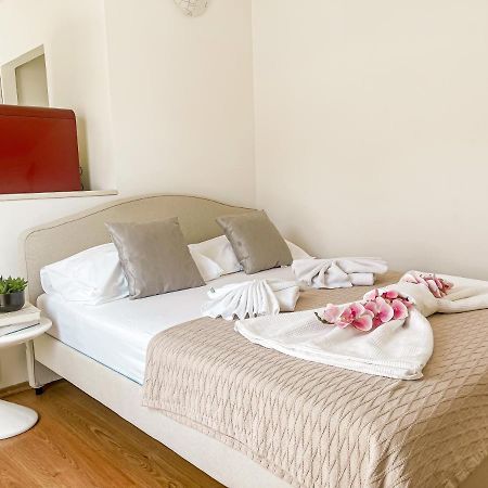 Perla Apartments Bol Bagian luar foto