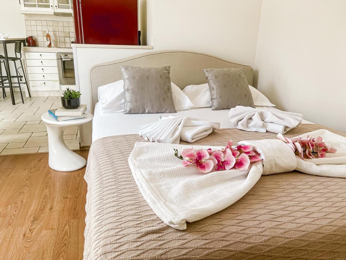 Perla Apartments Bol Bagian luar foto