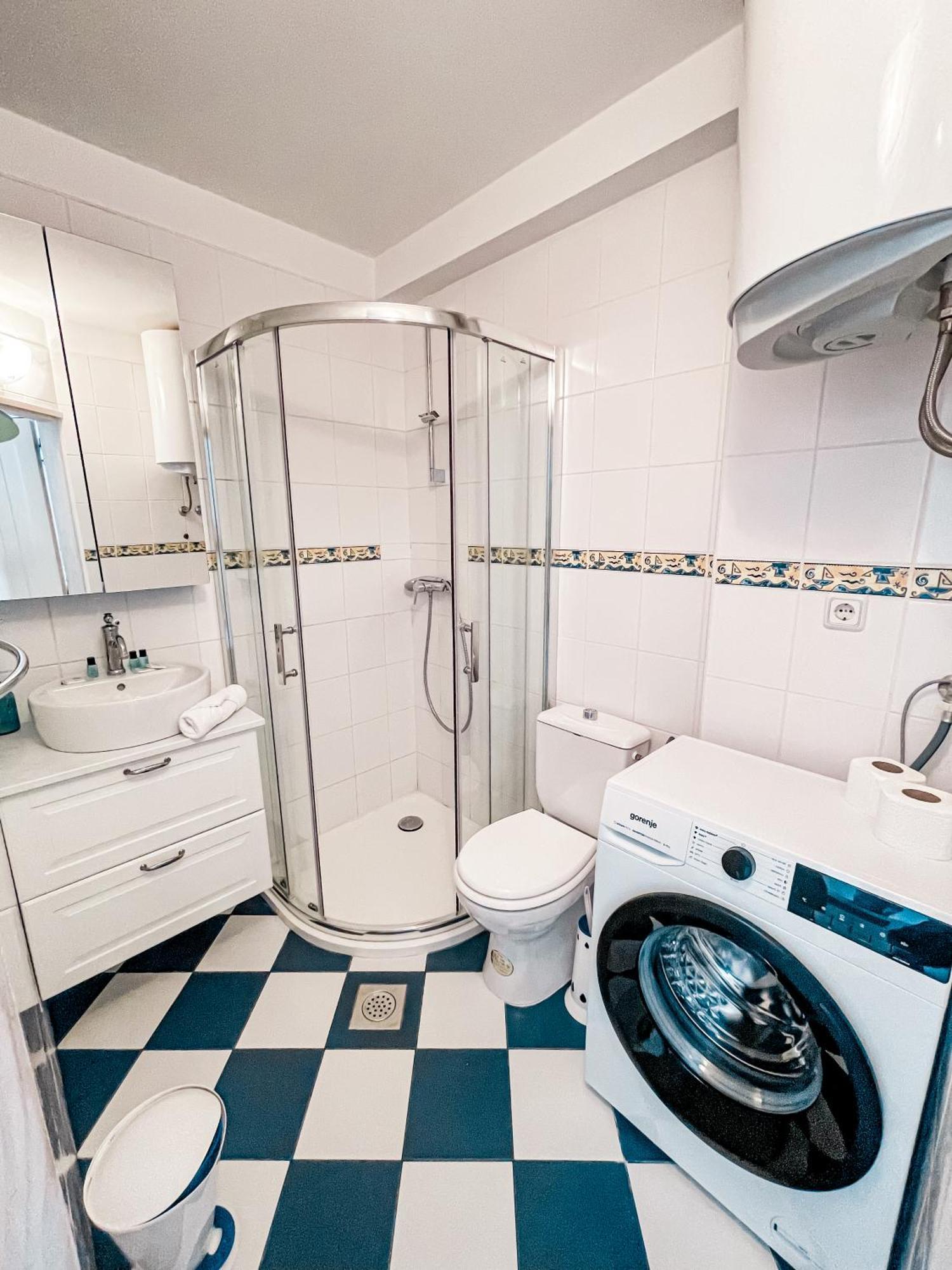 Perla Apartments Bol Bagian luar foto